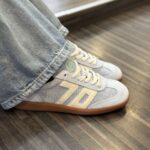 BASKET FEMME SPORT CHIC , chaussure bleu ciel , basket style crochet